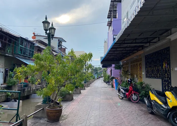 Neighborhood Hostel Bangkok