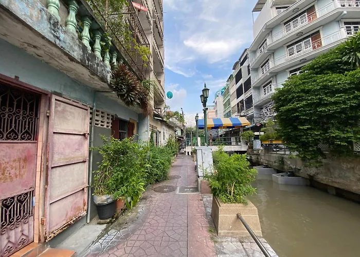 Neighborhood Hostel Bangkok