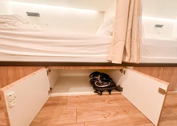 Neighborhood Hostel