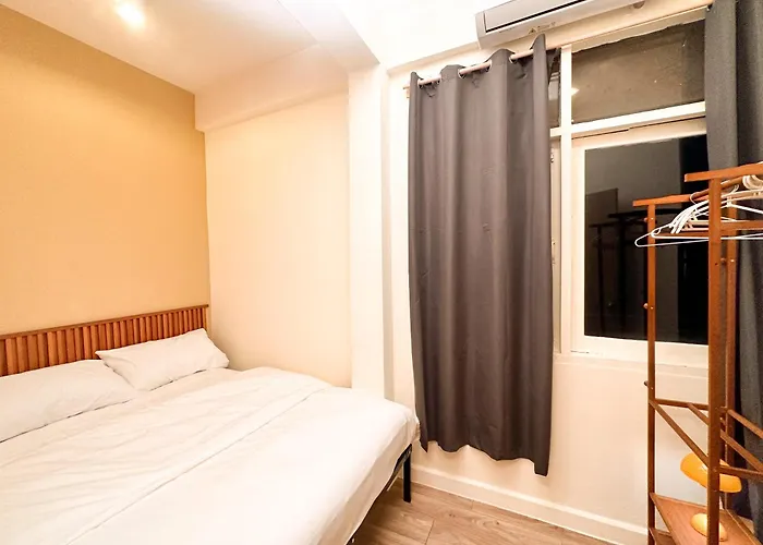 Neighborhood Hostel *